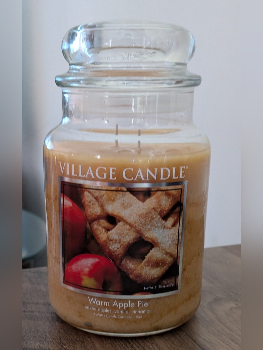 HTF Seasonal Warm Apple Pie Village Candle